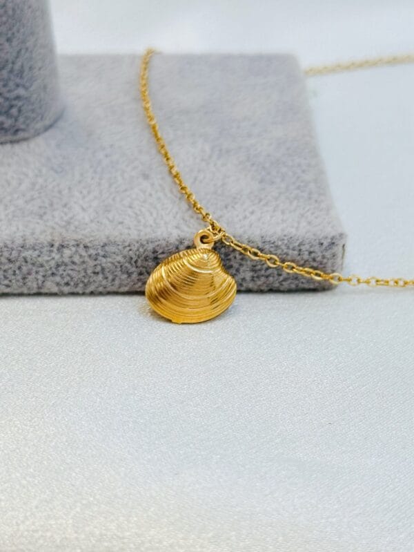 Gold Seashell Pendant Necklace | Textured Ocean Charm Chain